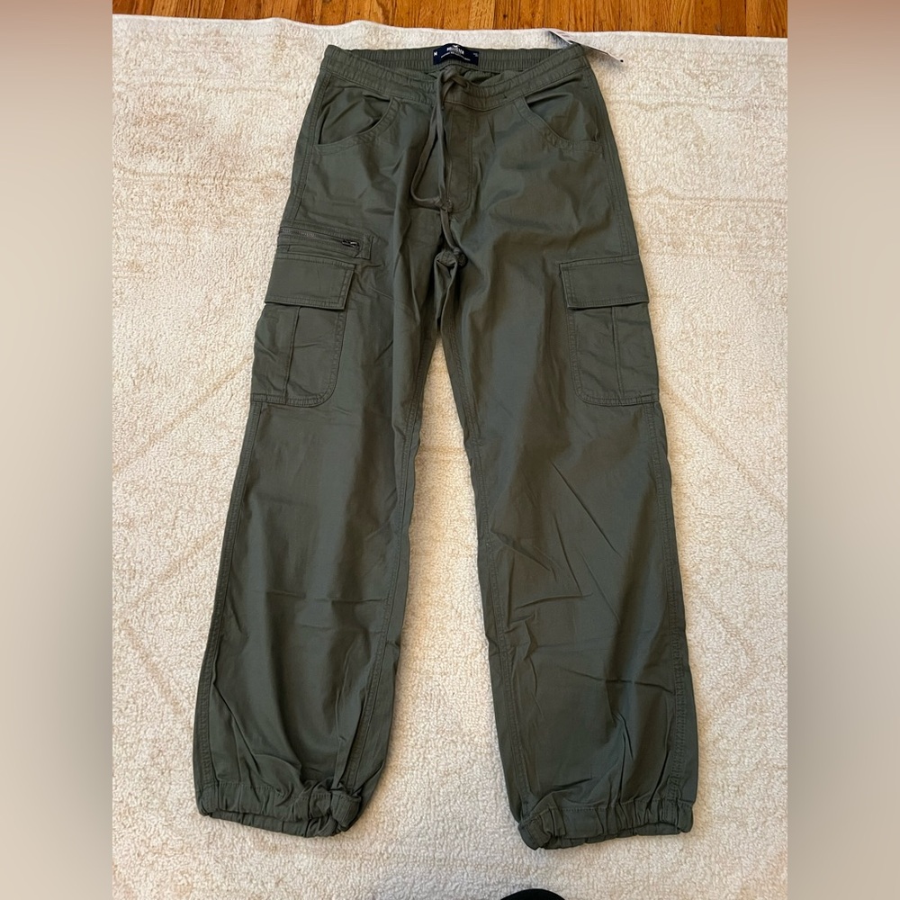 Hollister Women’s Dark Green Adjustable-Rise Parachute Cargo Pants, Size M, NWT